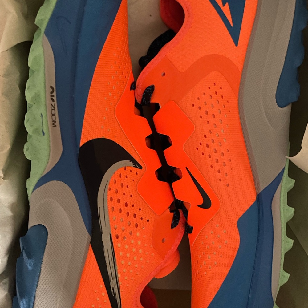 Nike Men's Vibrant Orange and Blue Athletic Shoes